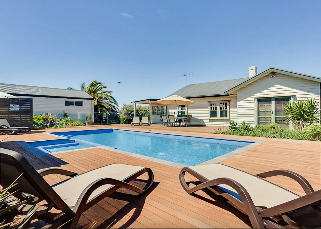 Sorrento Holiday House with Pool 