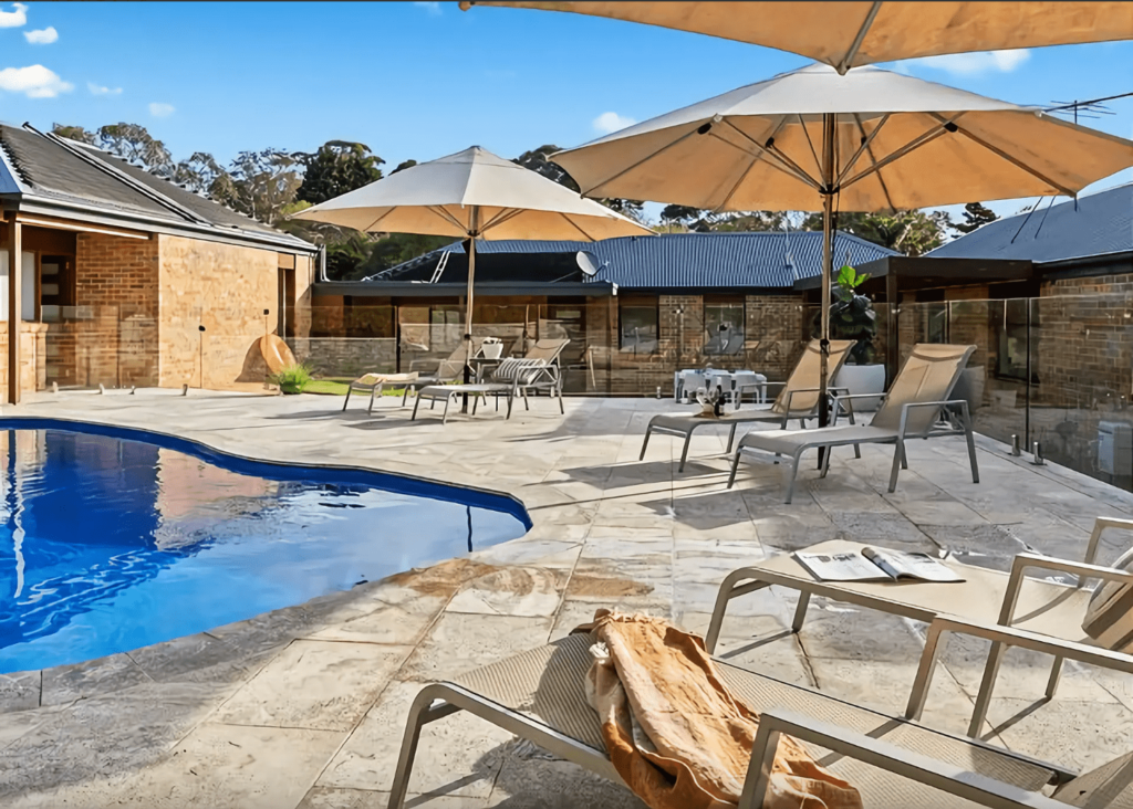 luxury holiday accommodation with a pool Mount Martha Mornington Peninsula 